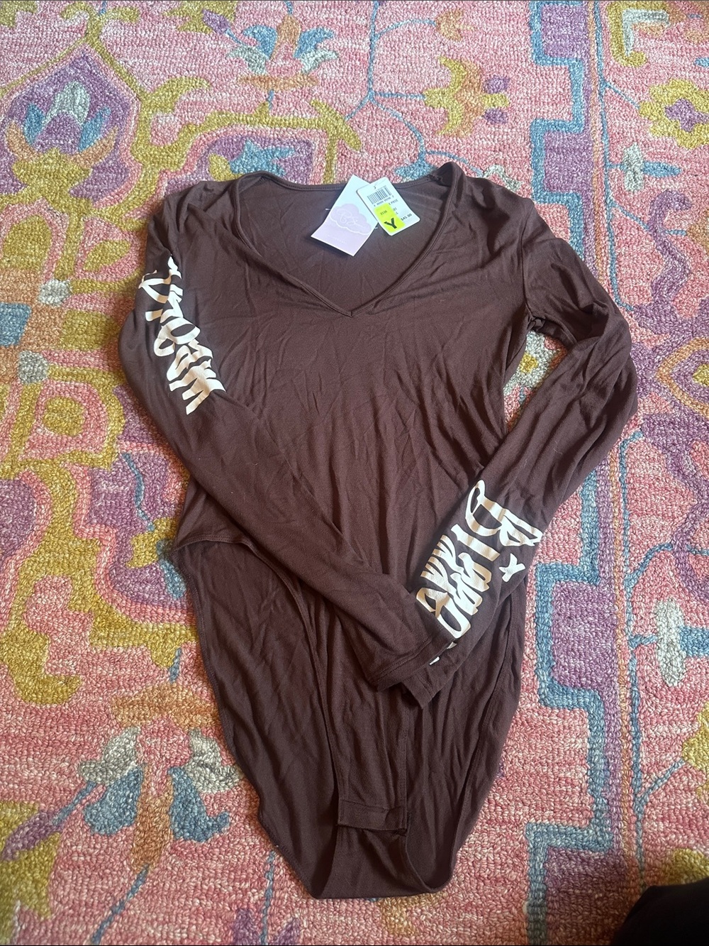 B Simone Chocolate Brown Long-Sleeve V-Neck Women's Top Sleeve Graphic NWT